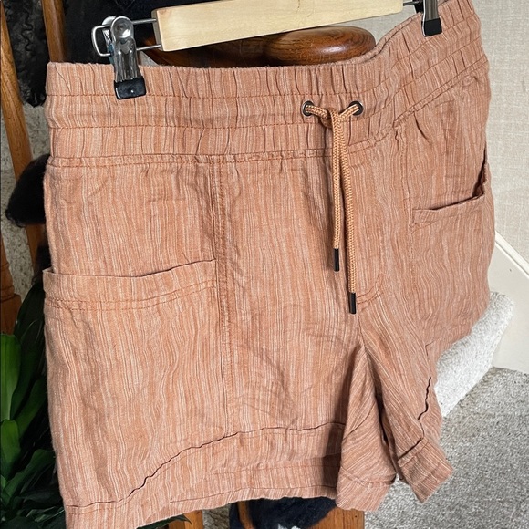 Athleta Cabo Linen Textured Casual Tan Drawstring 4" Shorts - Picture 2 of 9